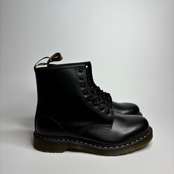 Dr Martens Unisex 1460 Smooth Leather Lace Up Boots in Black - Picture 2 of 9